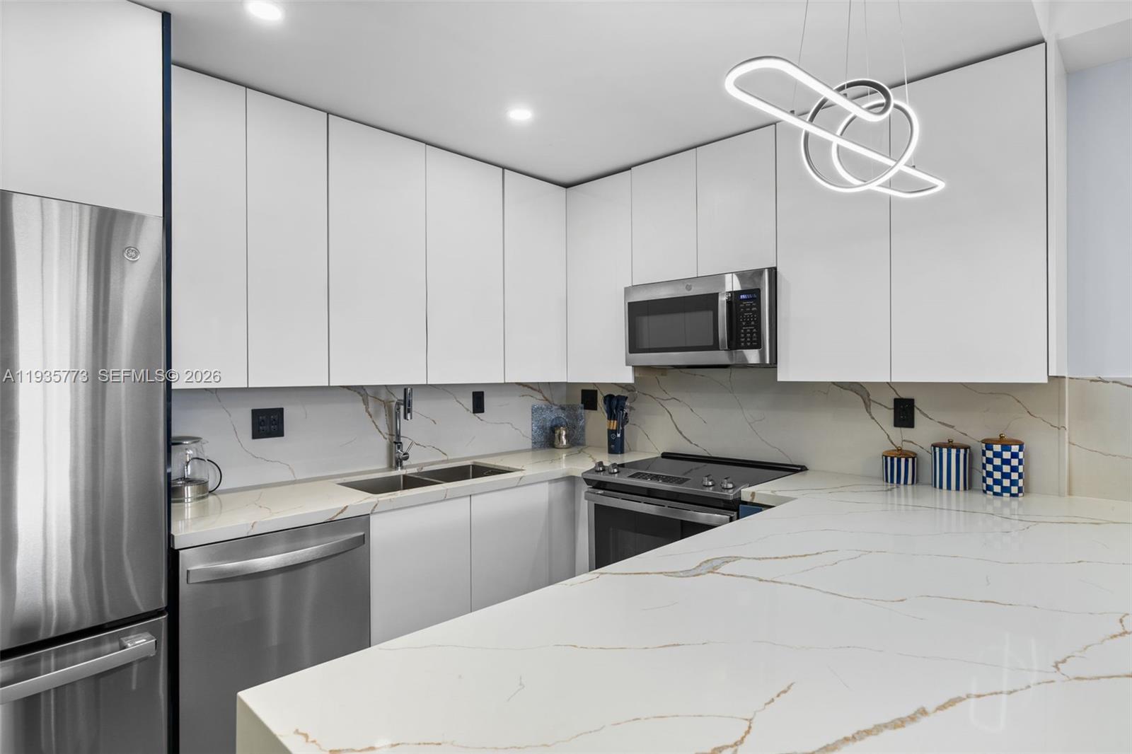 OCEANVIEW BUILDING B COND - Residential