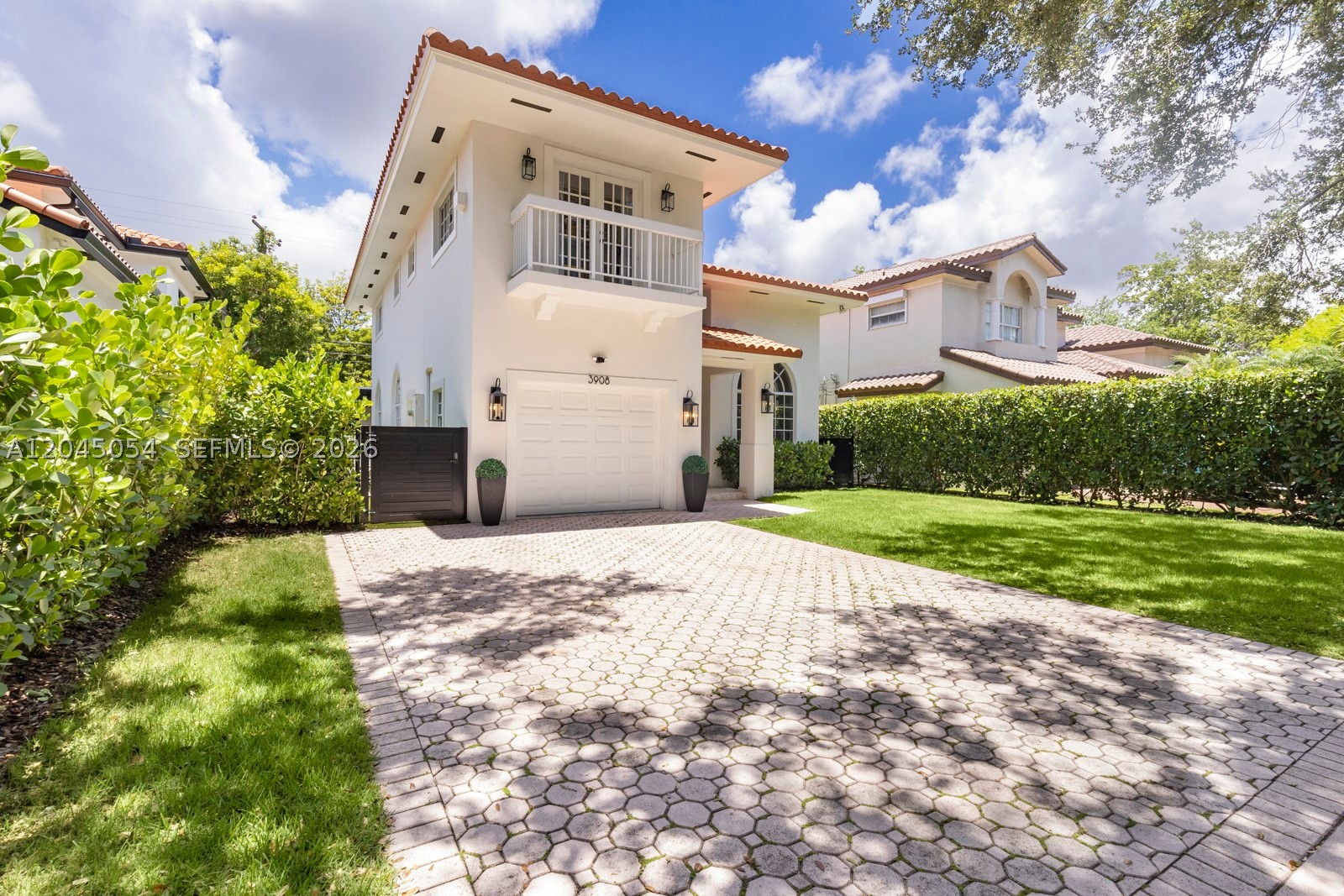 CORAL GABLES C C SEC 3 - Residential
