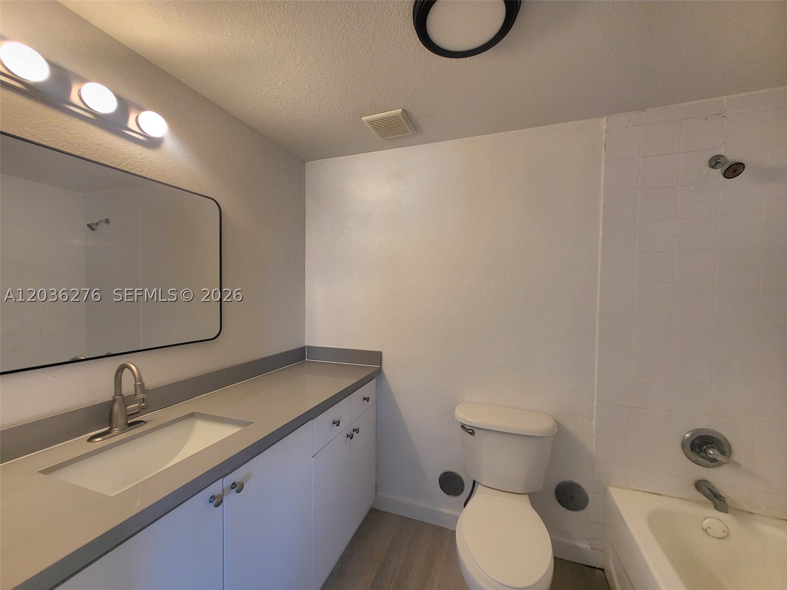 BRICKELL RIVERVIEW - Residential Lease