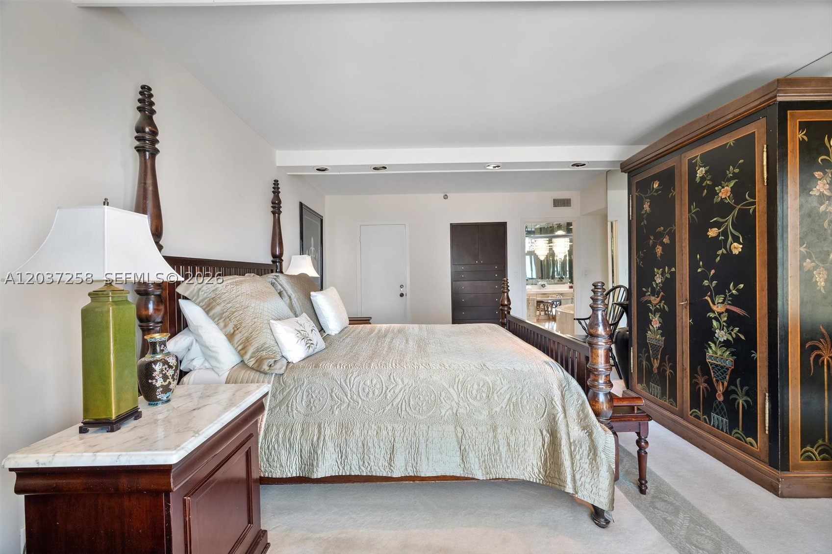 TURNBERRY ISLE SOUTH COND - Residential