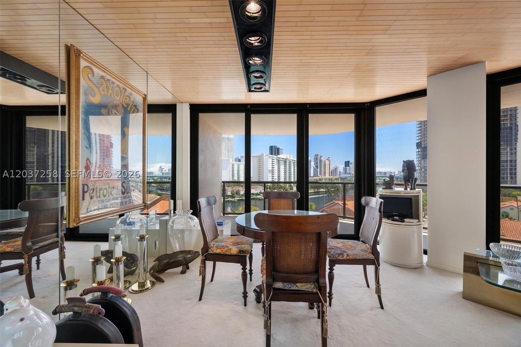 TURNBERRY ISLE SOUTH COND - Residential