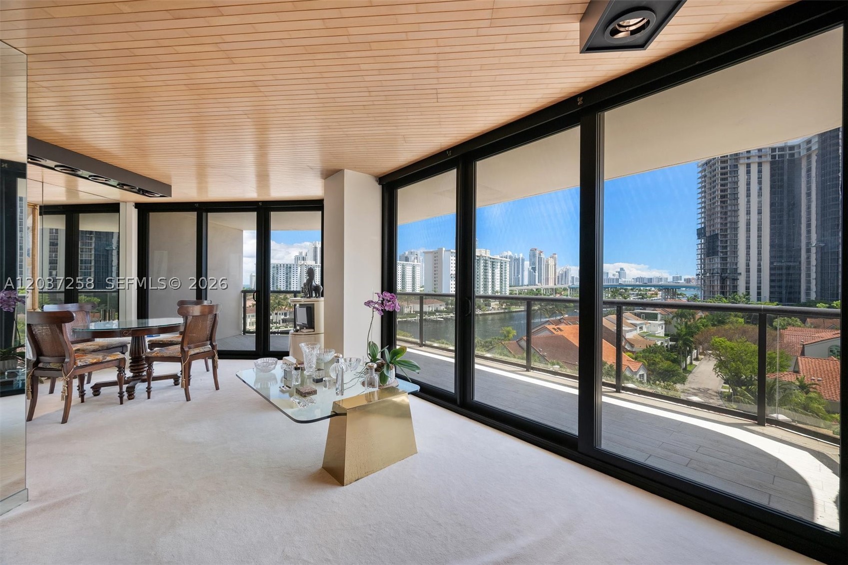 TURNBERRY ISLE SOUTH COND - Residential