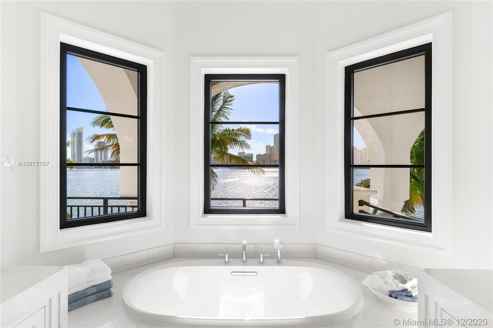 ISLAND ESTATES - Residential