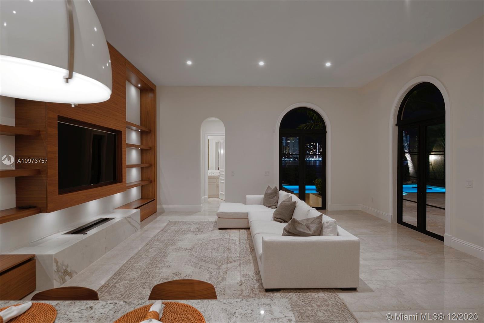 ISLAND ESTATES - Residential