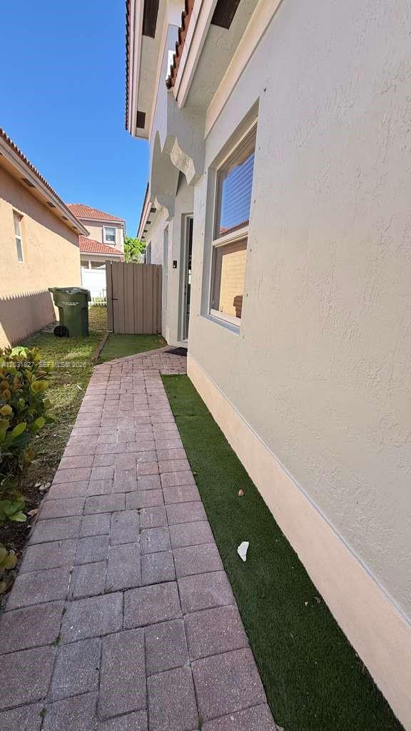 PORTOFINO BAY - Residential Lease