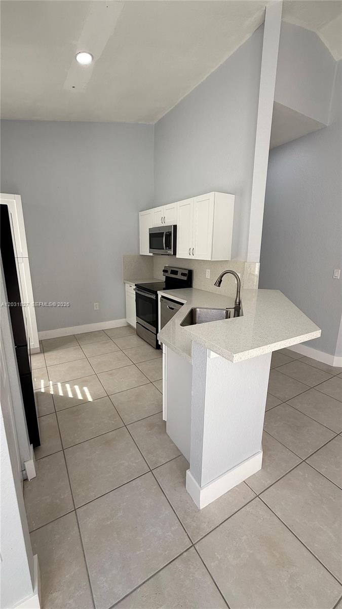 PORTOFINO BAY - Residential Lease