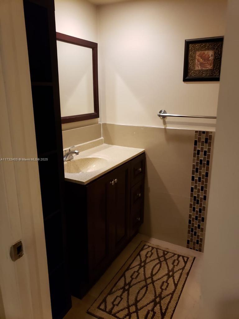 VILLAGE AT DADELAND CONDO - Residential