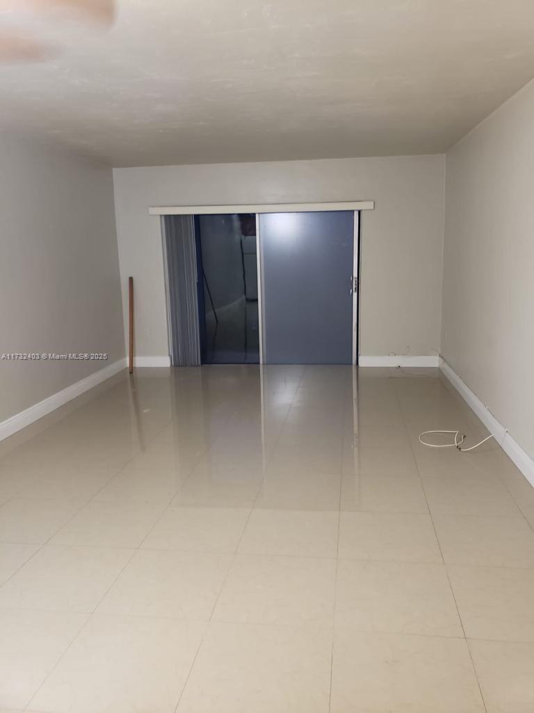 VILLAGE AT DADELAND CONDO - Residential
