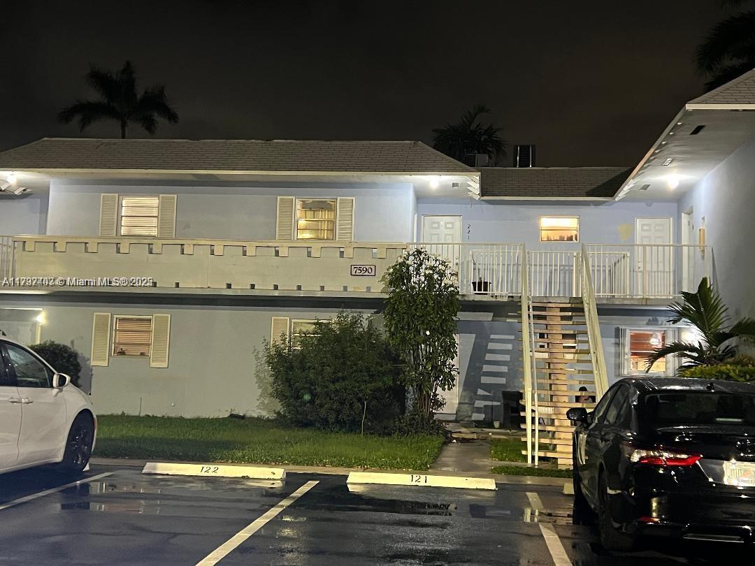 VILLAGE AT DADELAND CONDO - Residential