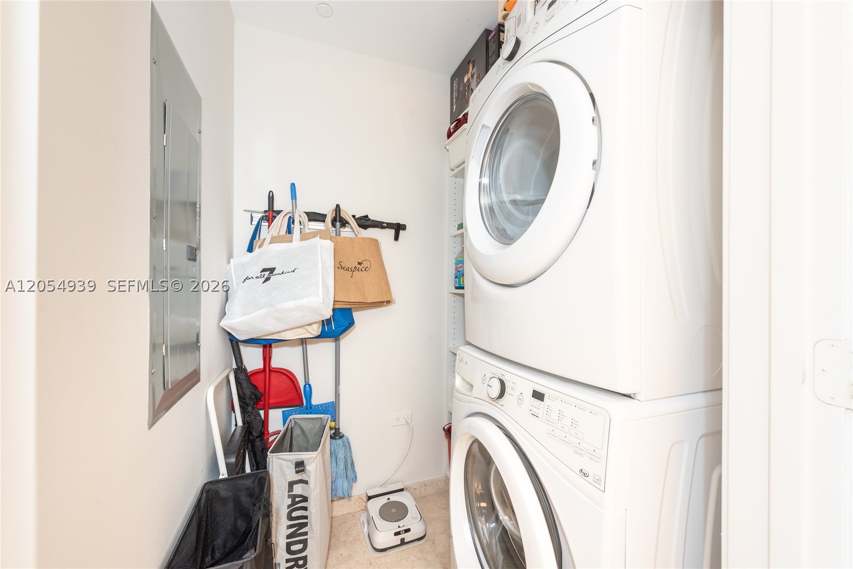 RISE CONDO - Residential