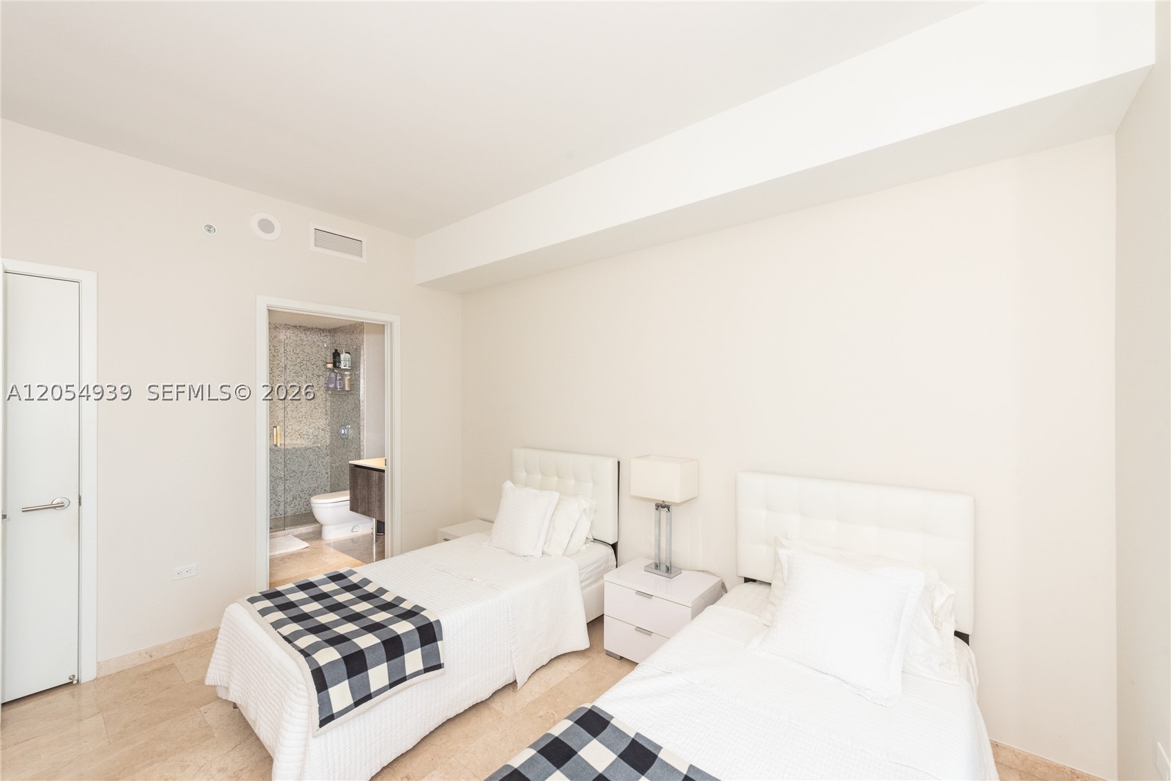 RISE CONDO - Residential