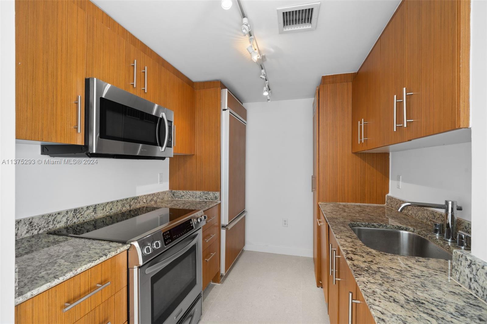 Harbour House Condo - Residential Lease