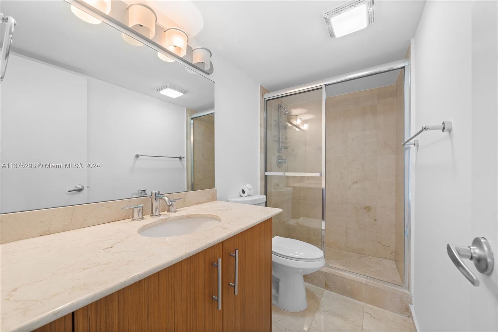Harbour House Condo - Residential Lease
