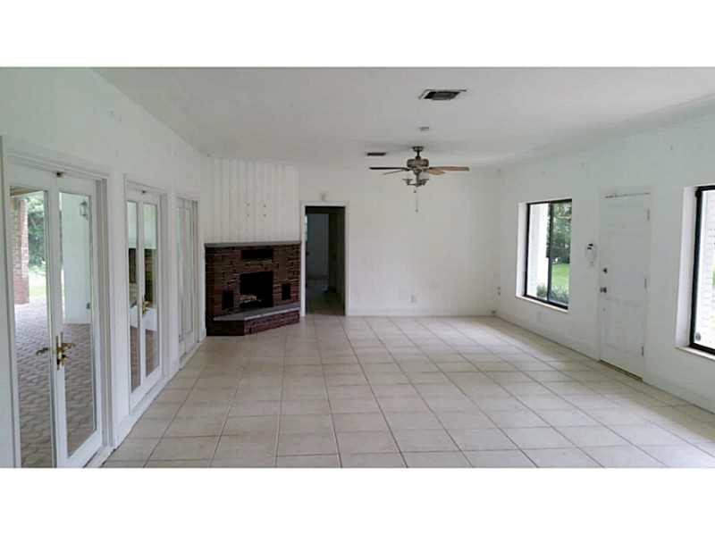 13 55 40   .90 AC RIDGELI - Residential Lease