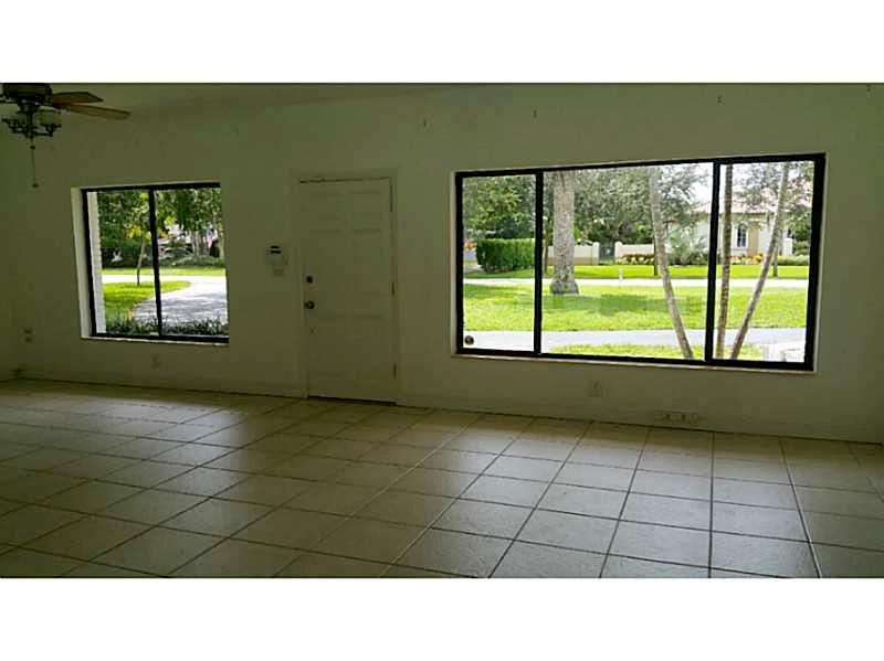 13 55 40   .90 AC RIDGELI - Residential Lease