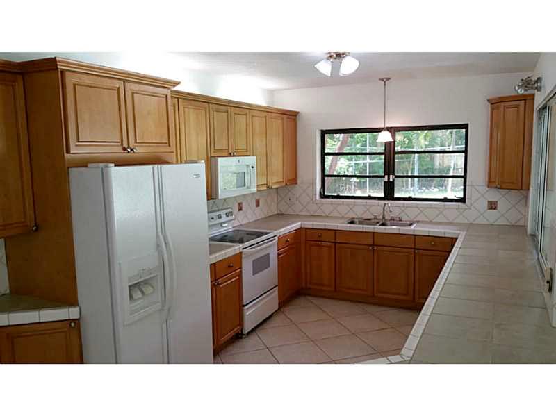 13 55 40   .90 AC RIDGELI - Residential Lease