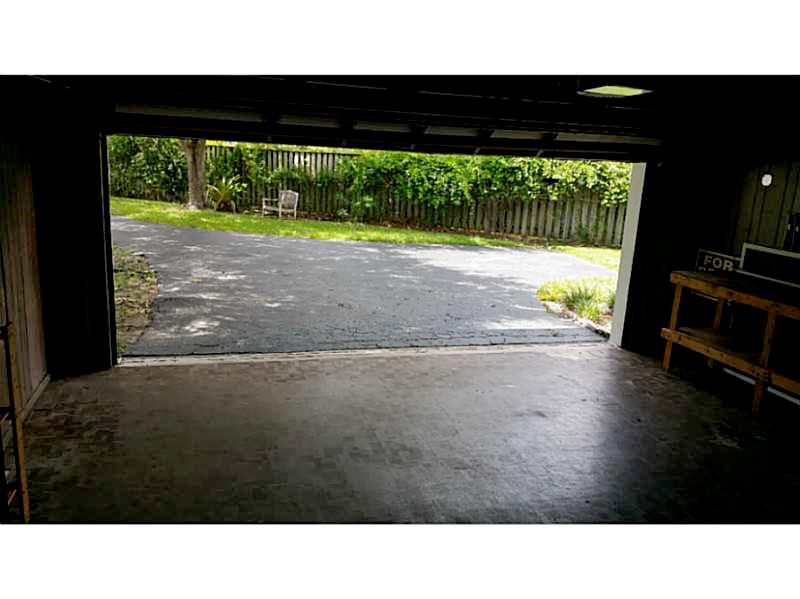 13 55 40   .90 AC RIDGELI - Residential Lease