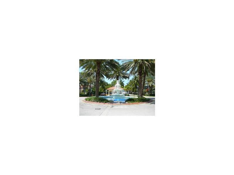 GREAT LOCATION! BUILDING IS RIGHT ON THE OCEAN @ PRESTIGIOUS PALM & HIBISCUS ISLAND. SECURITY AND PLENTY AMENITIES LIKE WASHER/DRYER IN UNIT, TENNIS COURT, CHILDREN PARKS BASKETBAL COURTS ETC..