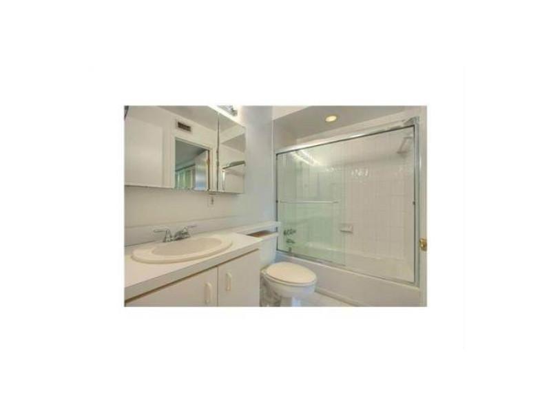 ISLAND CLUB OF SOUTH BEAC - Residential Lease