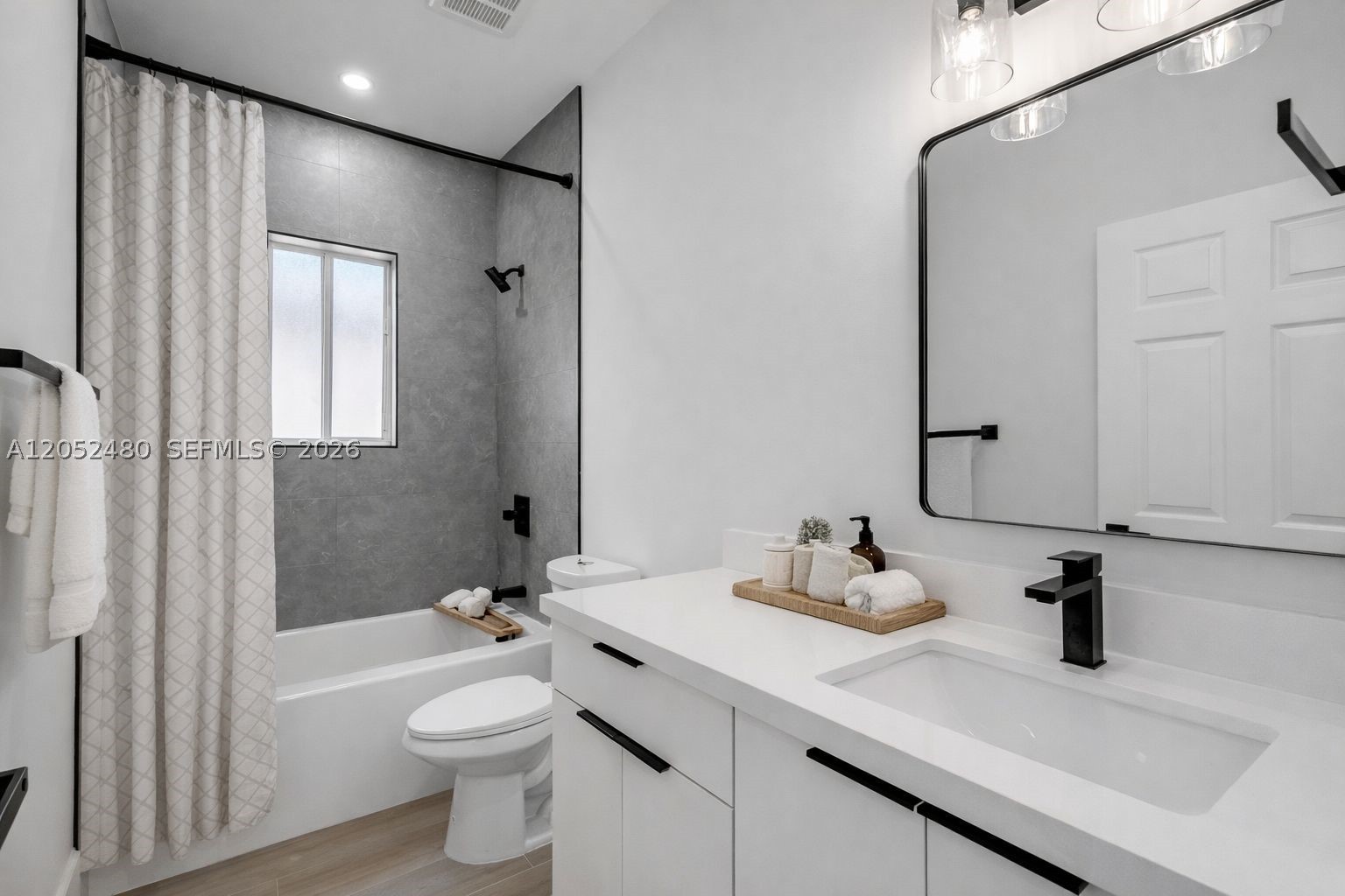 EMILIOS PLACE AT OASIS - Residential