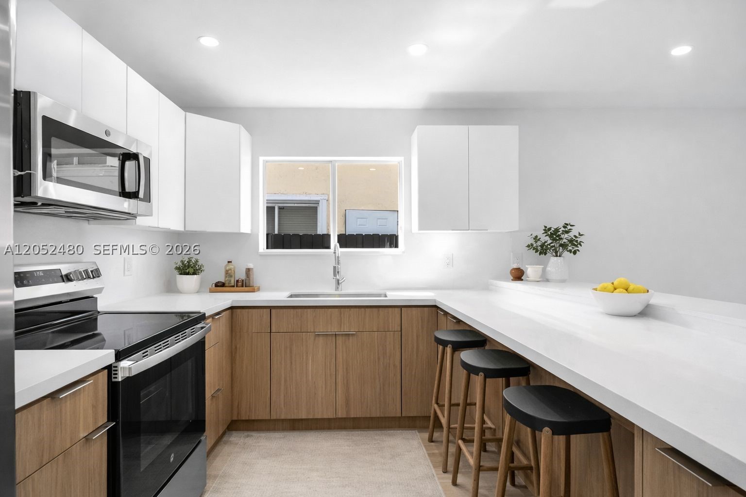EMILIOS PLACE AT OASIS - Residential