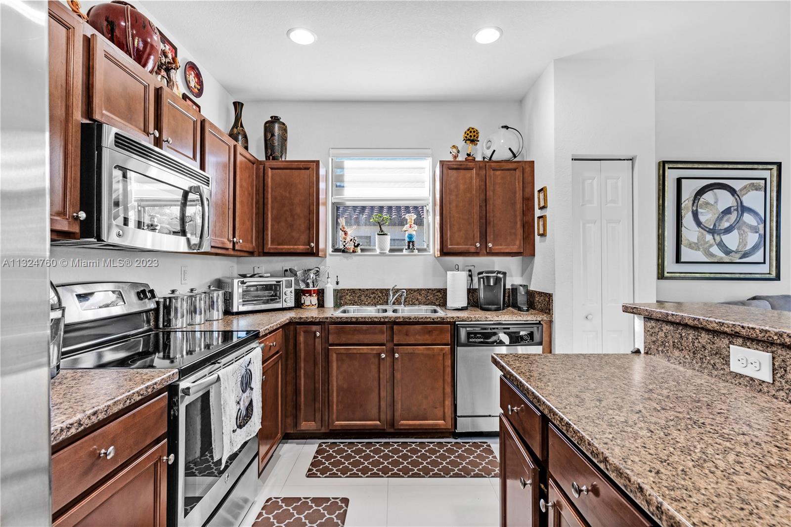 VENETIAN PARC WEST - Residential