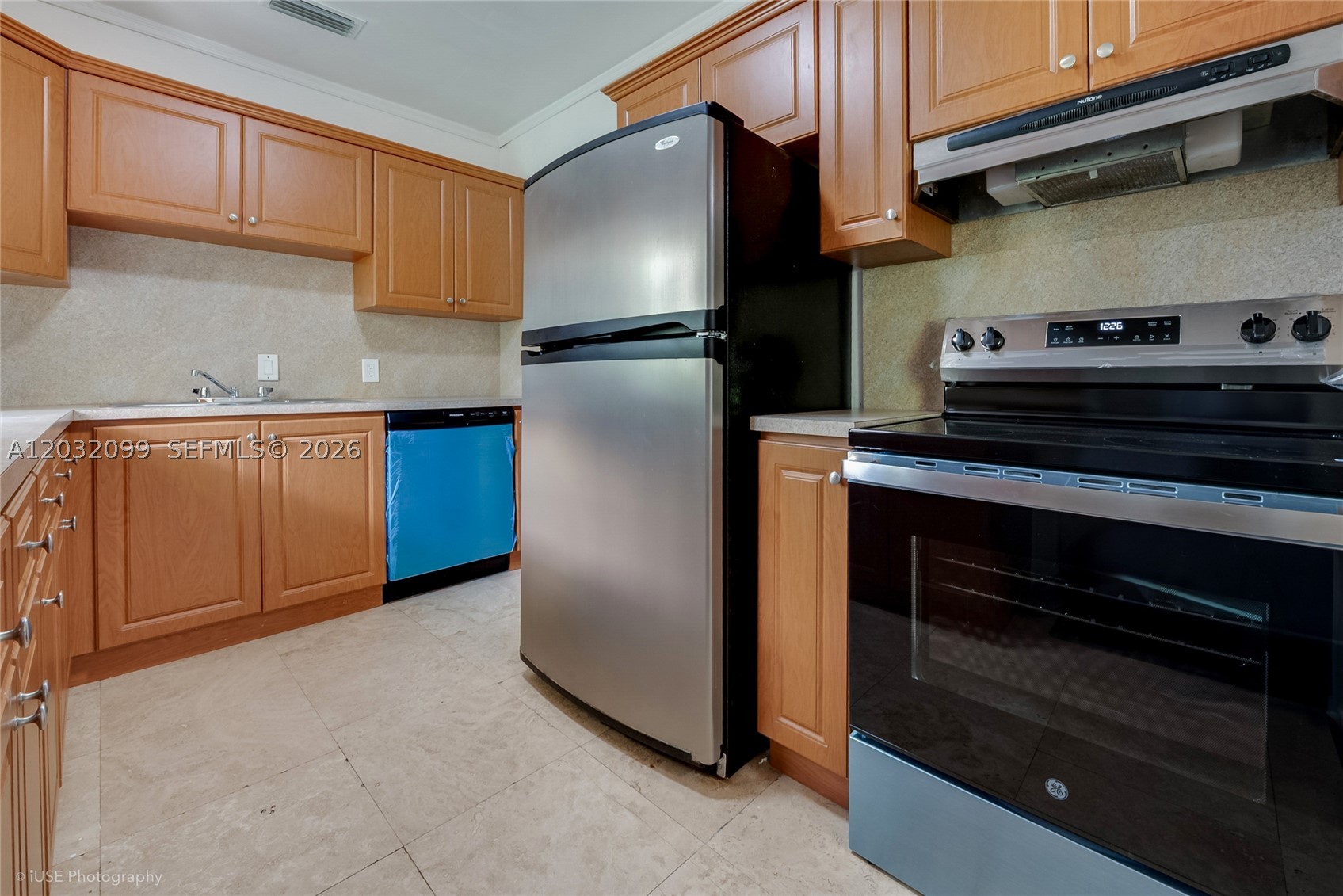 CORAL GABLES GRANADA SEC - Residential Lease