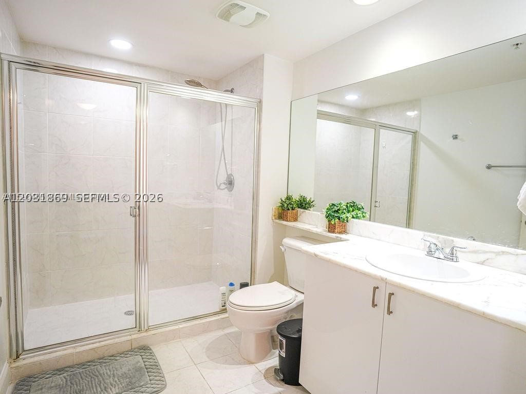 VENTURE AT AVENTURA EAST - Residential