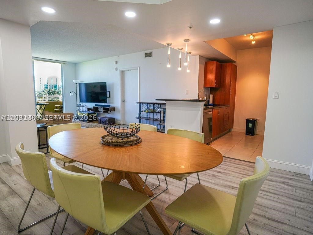VENTURE AT AVENTURA EAST - Residential