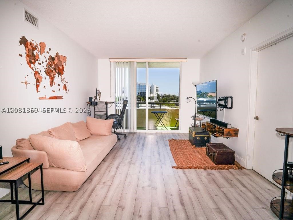 VENTURE AT AVENTURA EAST - Residential