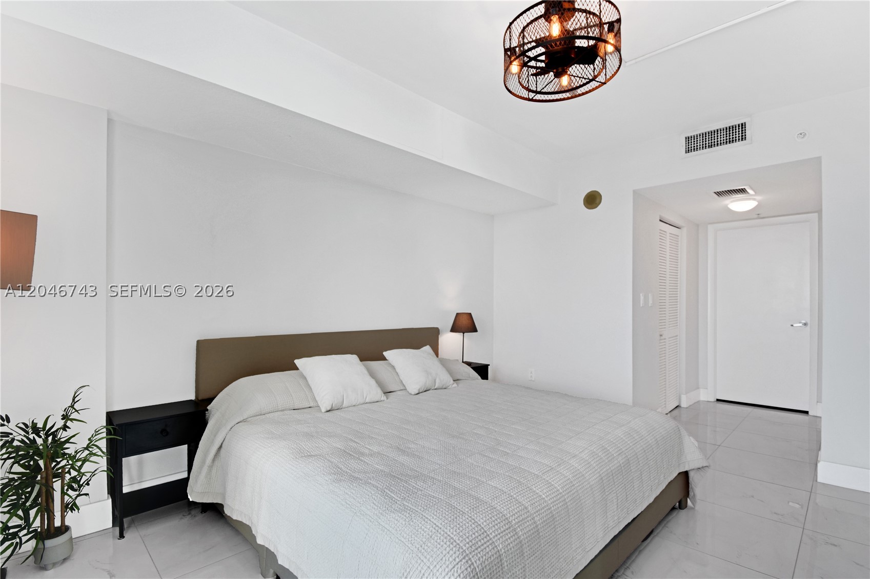 1800 CLUB CONDO - Residential
