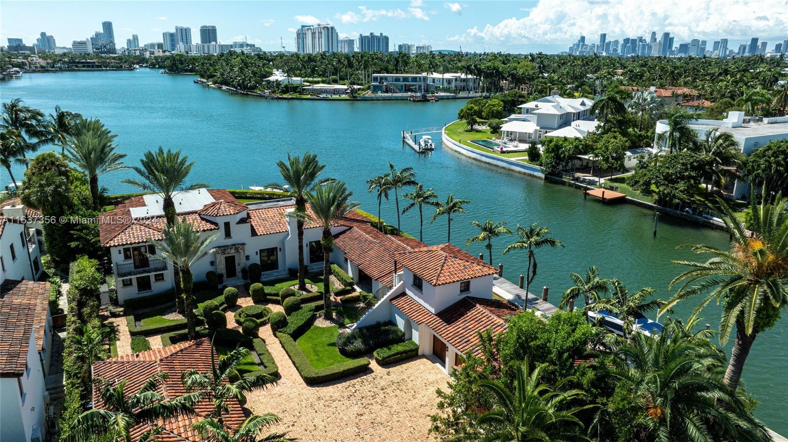 AMD PLAT OF SUNSET LAKE S - Residential