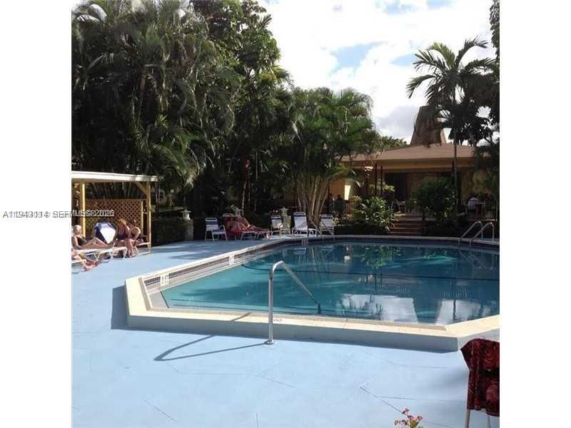 HAWAIIAN GARDENS - Residential