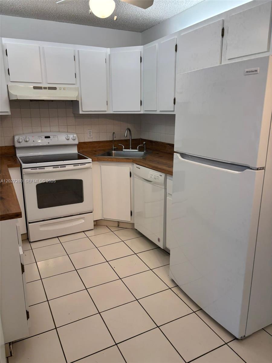 PINE RIDGE NORTH VILLAGE - Residential Lease