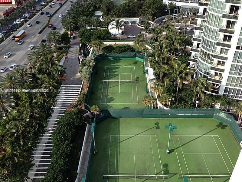 TRUMP INTERNATIONAL SONES - Residential
