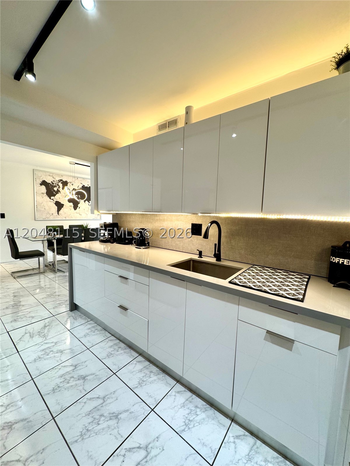 ARLEN HOUSE CONDO - Residential
