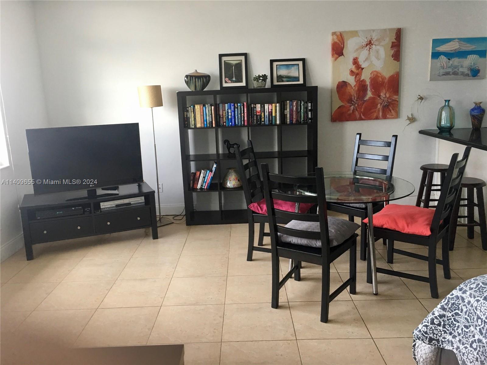 THE DECOPLAGE CONDO - Residential