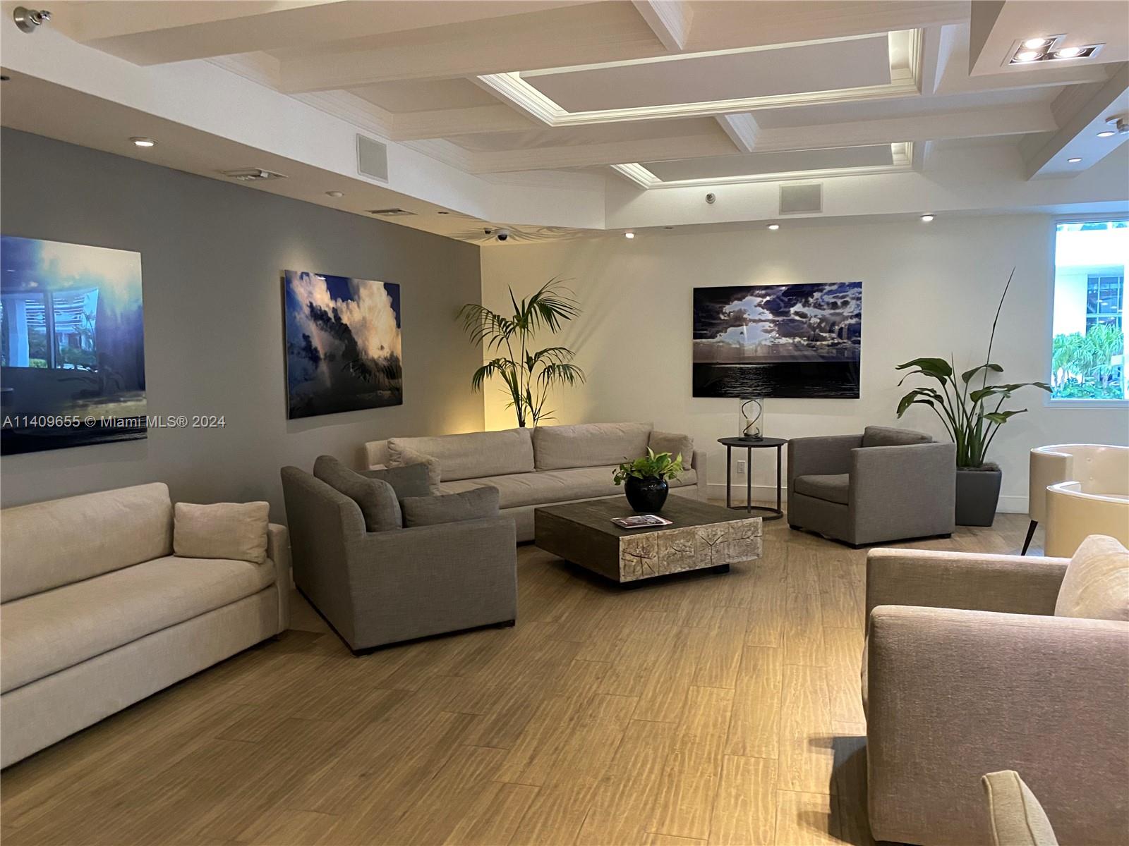 THE DECOPLAGE CONDO - Residential