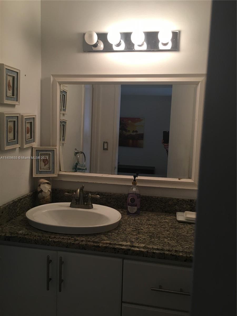 THE DECOPLAGE CONDO - Residential