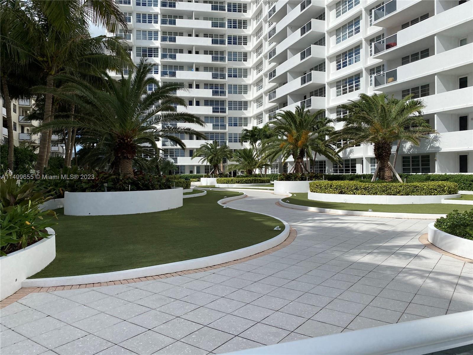 THE DECOPLAGE CONDO - Residential