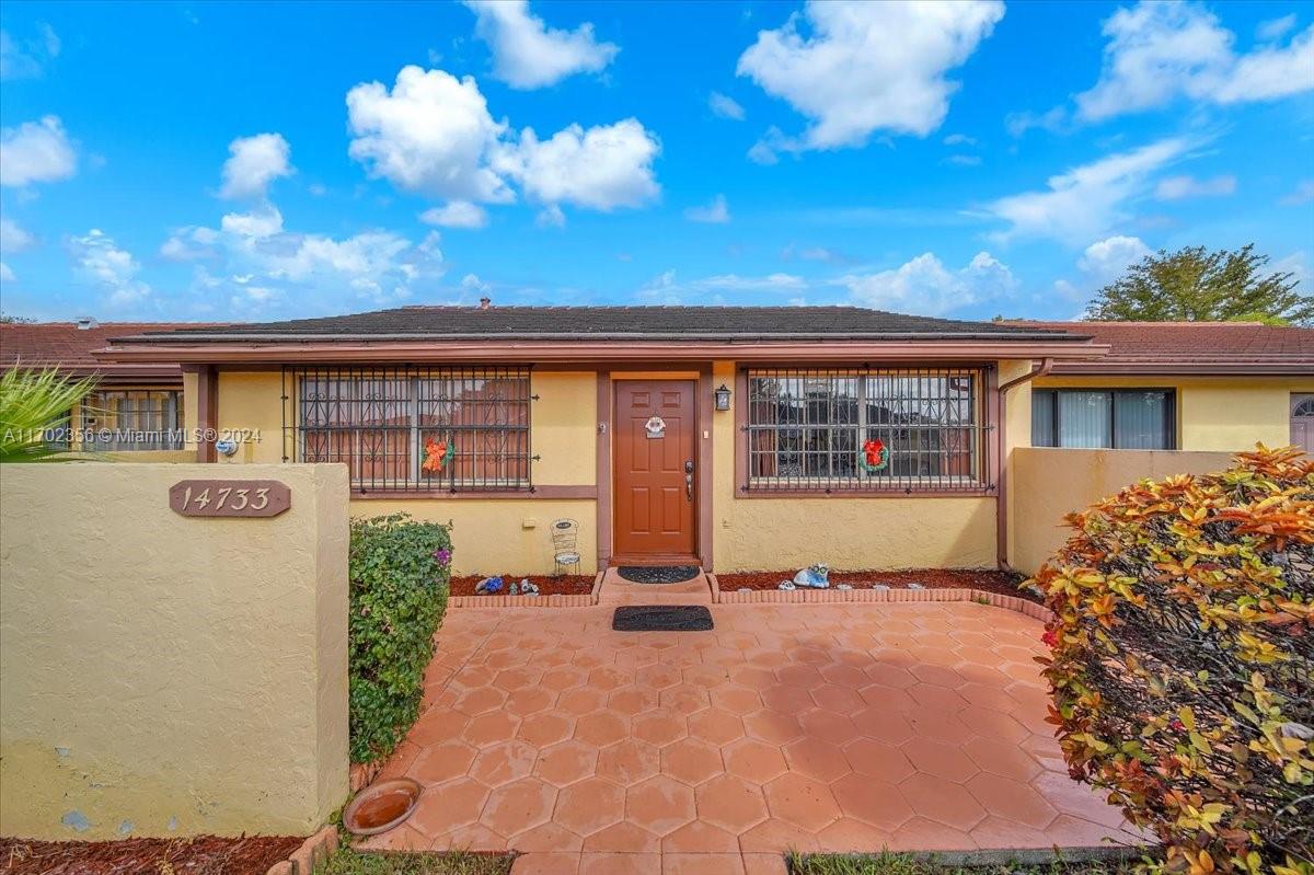 KENDALE LAKES WEST TOWNHO - Residential