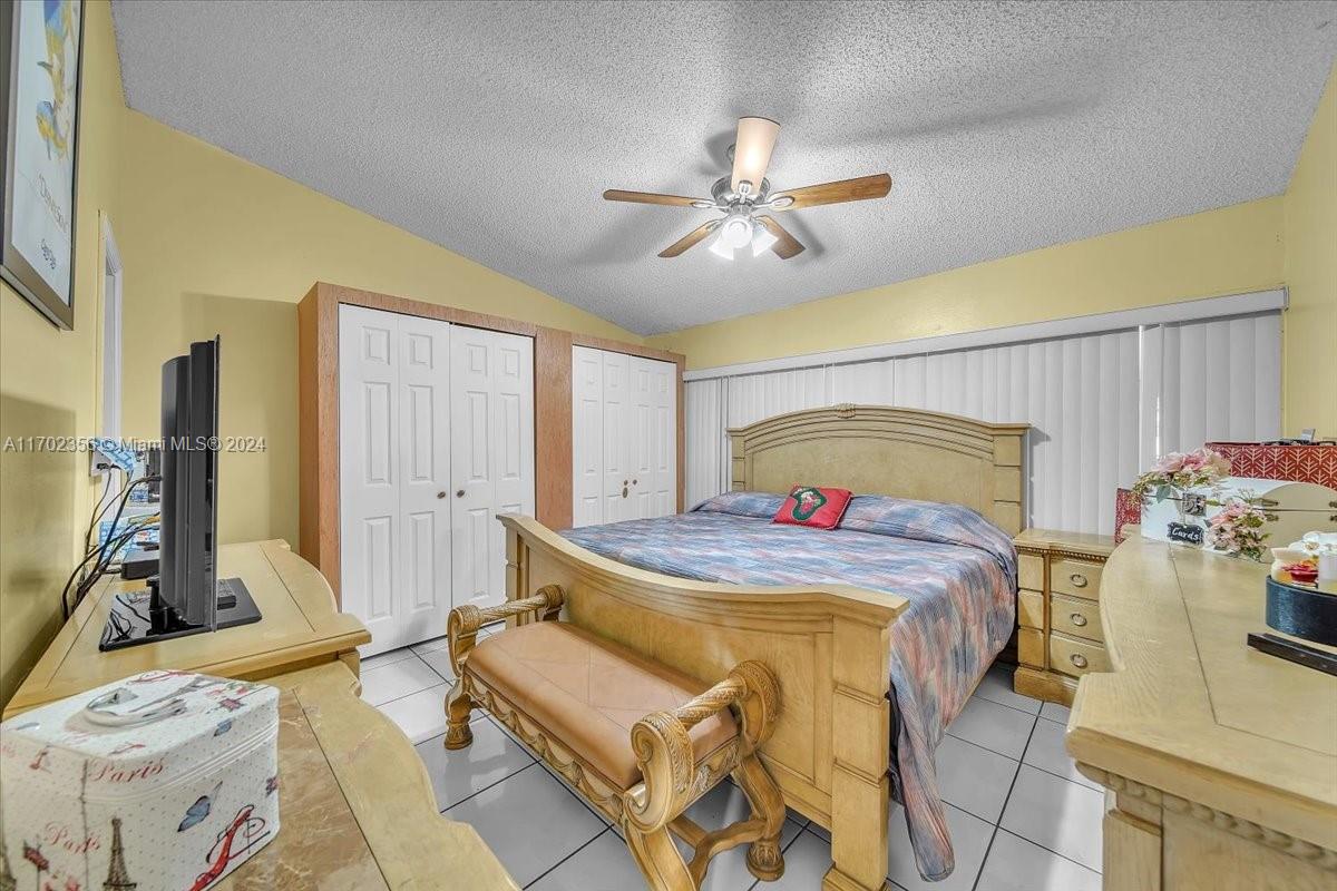 KENDALE LAKES WEST TOWNHO - Residential