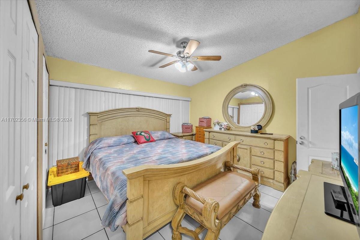 KENDALE LAKES WEST TOWNHO - Residential