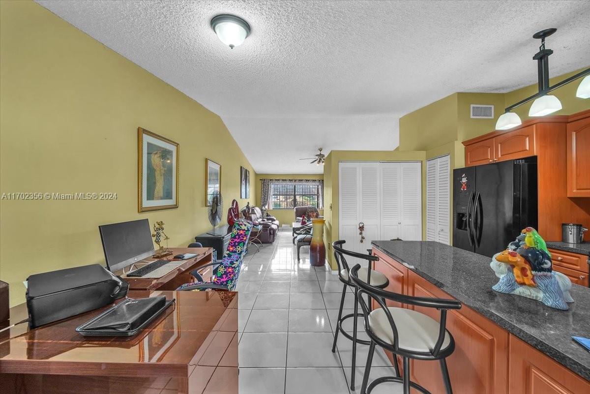 KENDALE LAKES WEST TOWNHO - Residential