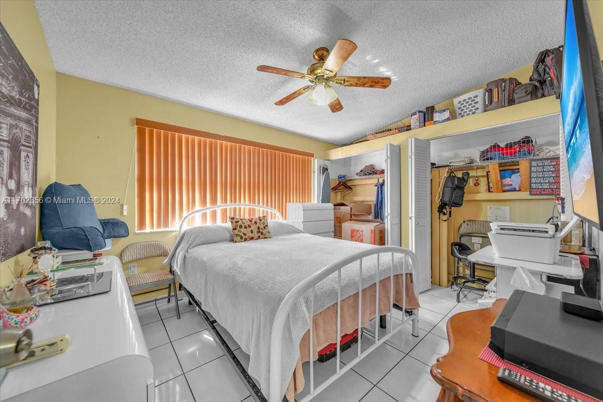 KENDALE LAKES WEST TOWNHO - Residential