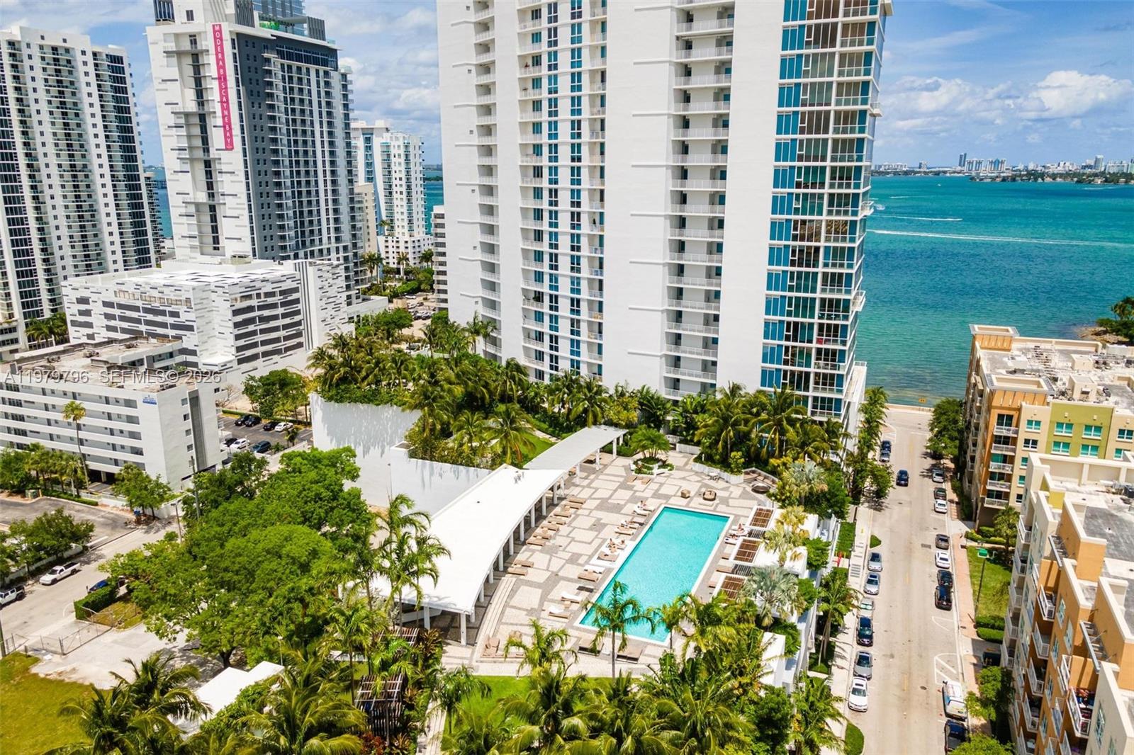 PARAMOUNT BAY CONDO - Residential
