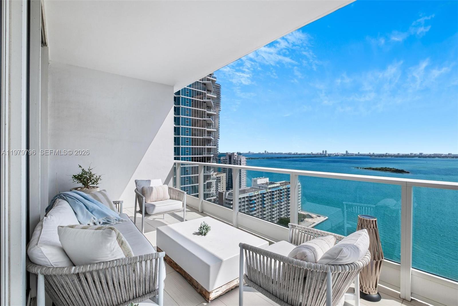 PARAMOUNT BAY CONDO - Residential
