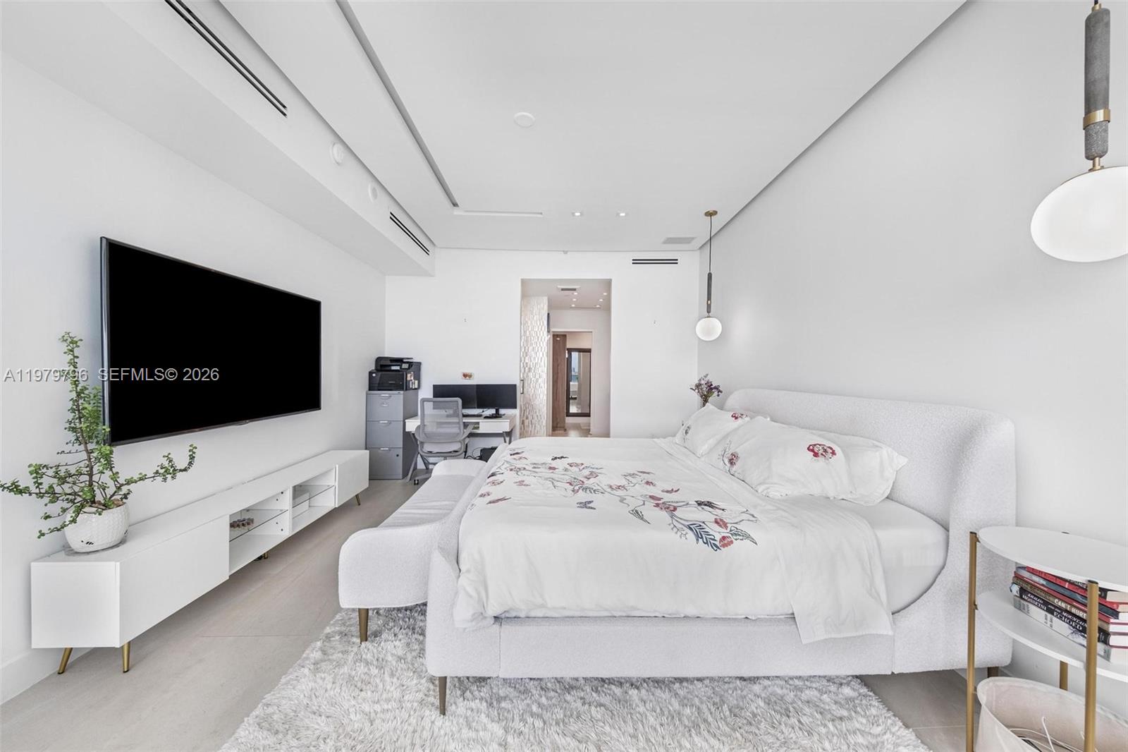 PARAMOUNT BAY CONDO - Residential