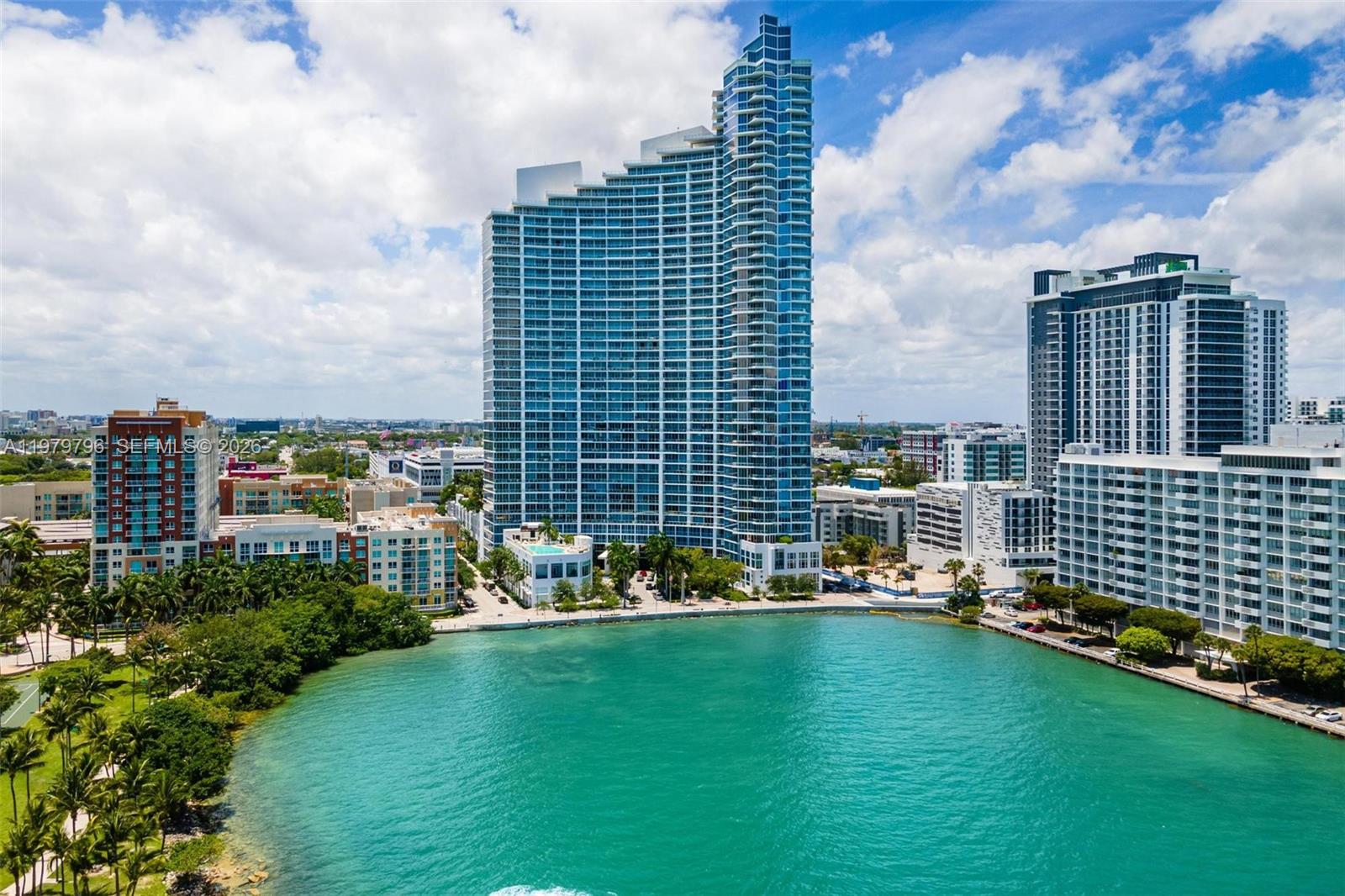 PARAMOUNT BAY CONDO - Residential