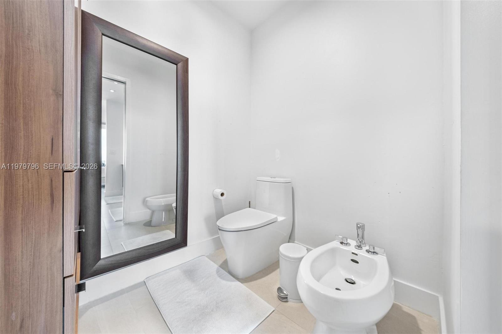 PARAMOUNT BAY CONDO - Residential